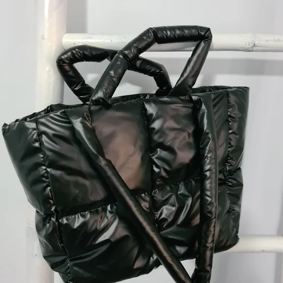 Quilted padded new bag 🖤 - Picture 3 of 4